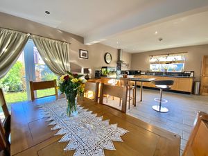 Living Kitchen/Diner- click for photo gallery